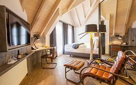 Boutiquehotel Thessoni Classic Zürich-Regensdorf&Residence Thessoni Home 350 m distance to mainbuilding